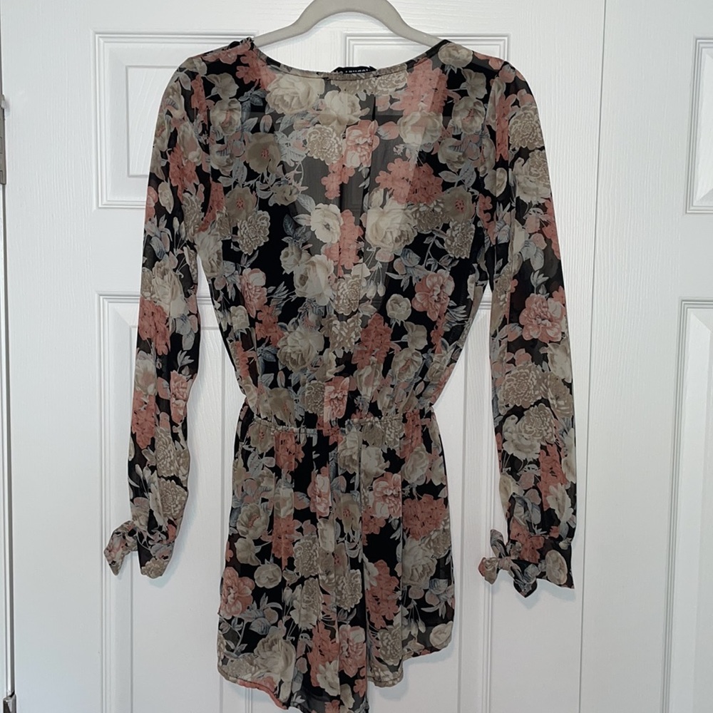 Black floral romper - Picture 5 of 5